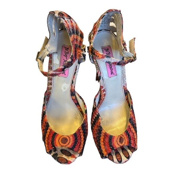 Betsey Johnson Bandit Swirl Multi-Color Platform 6” Stiletto Peep Toe Heels Sz 6 - Picture 5 of 11